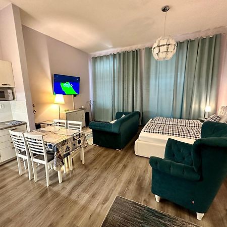 Kings Main Square Apartment Poprad Buitenkant foto