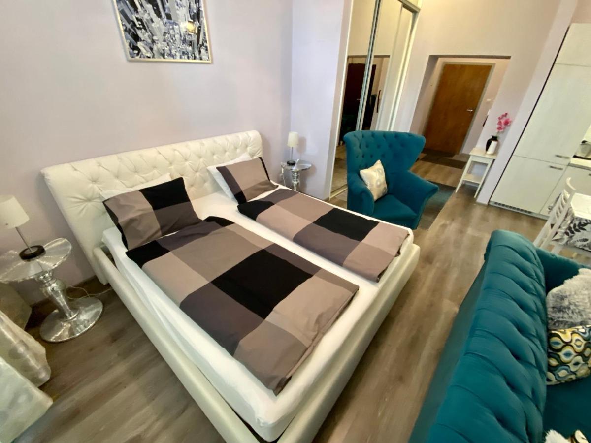 Kings Main Square Apartment Poprad Buitenkant foto