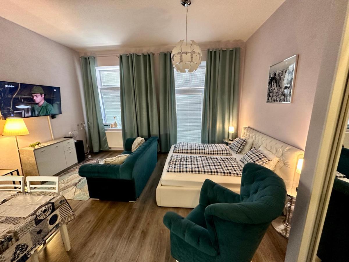 Kings Main Square Apartment Poprad Buitenkant foto