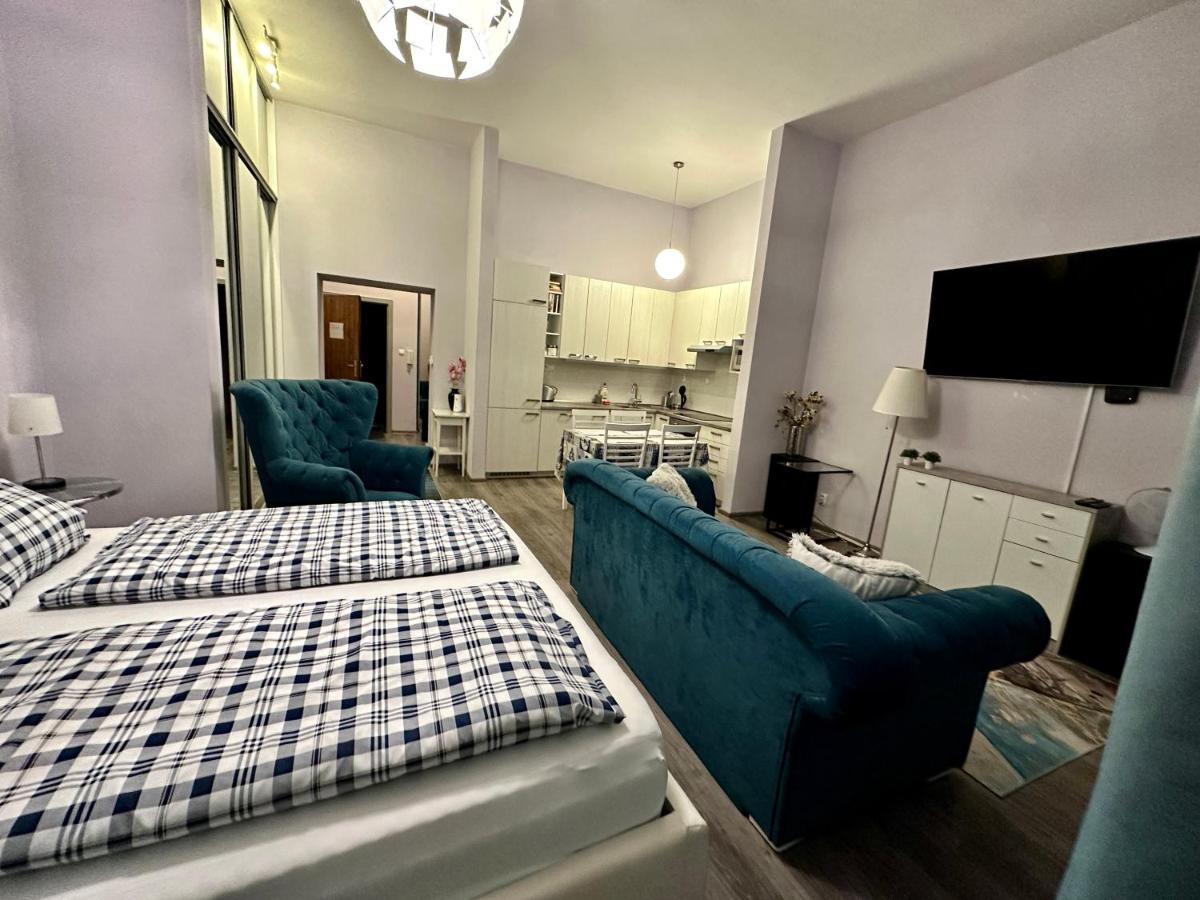 Kings Main Square Apartment Poprad Buitenkant foto