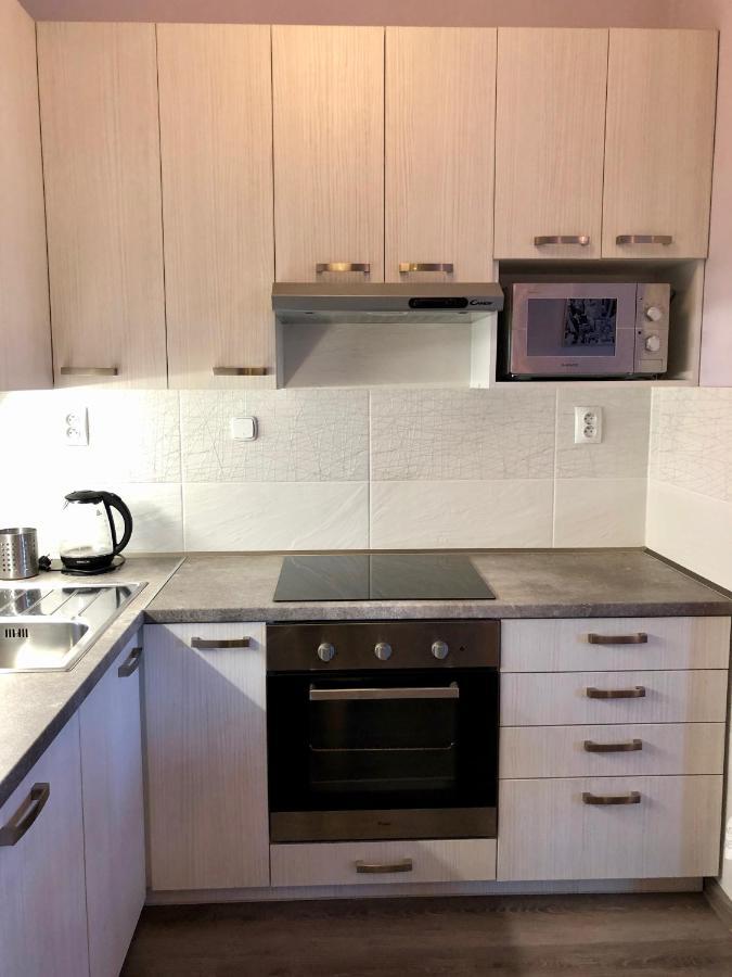 Kings Main Square Apartment Poprad Buitenkant foto